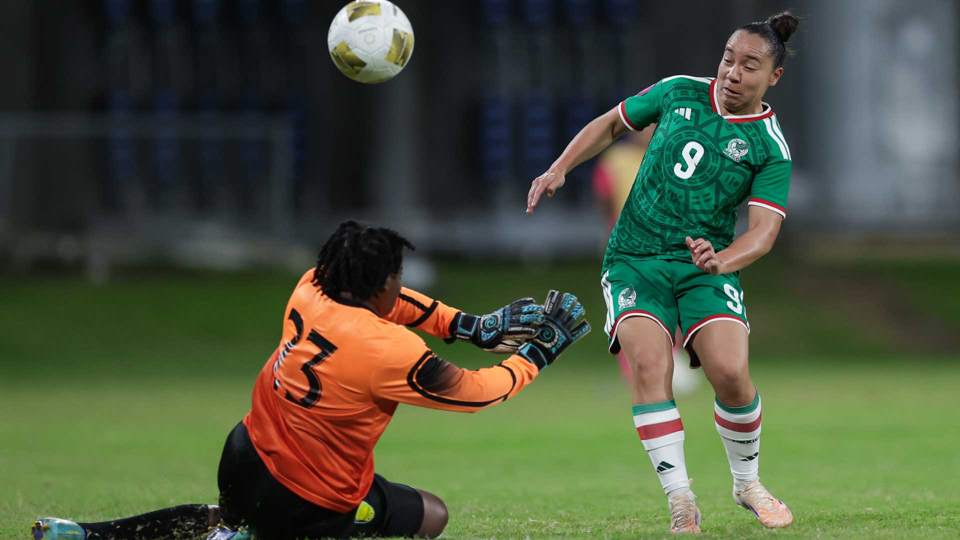 Charlyn Corral firma una noche histórica: siete goles en el debut de México rumbo a Brasil 2027